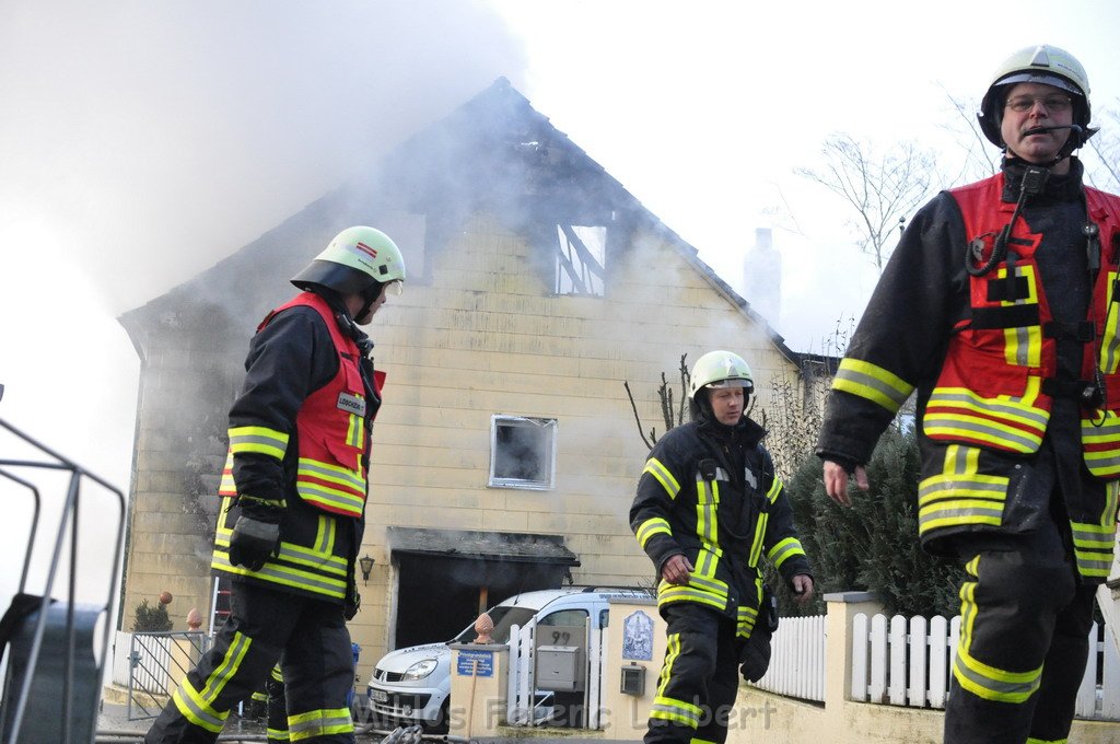 Haus komplett ausgebrannt Leverkusen P45.JPG